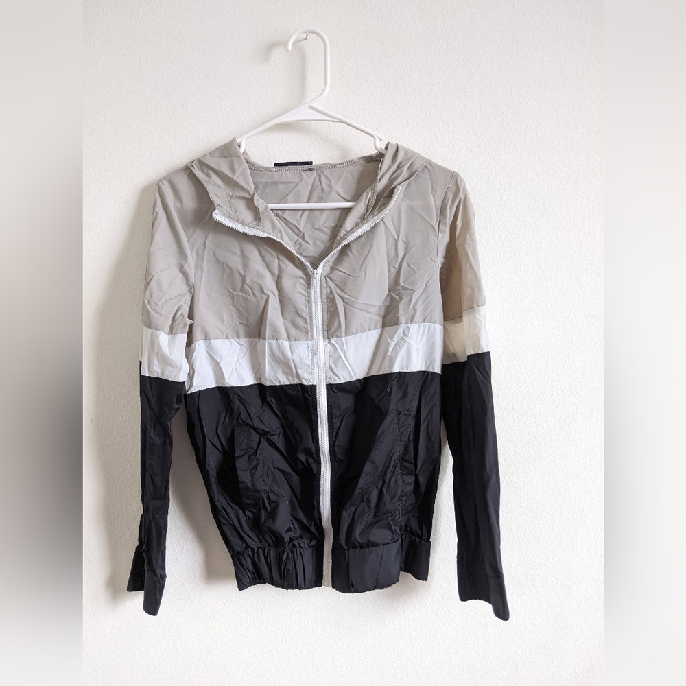 Like new Shein wind breaker in black grey and white, size extra small